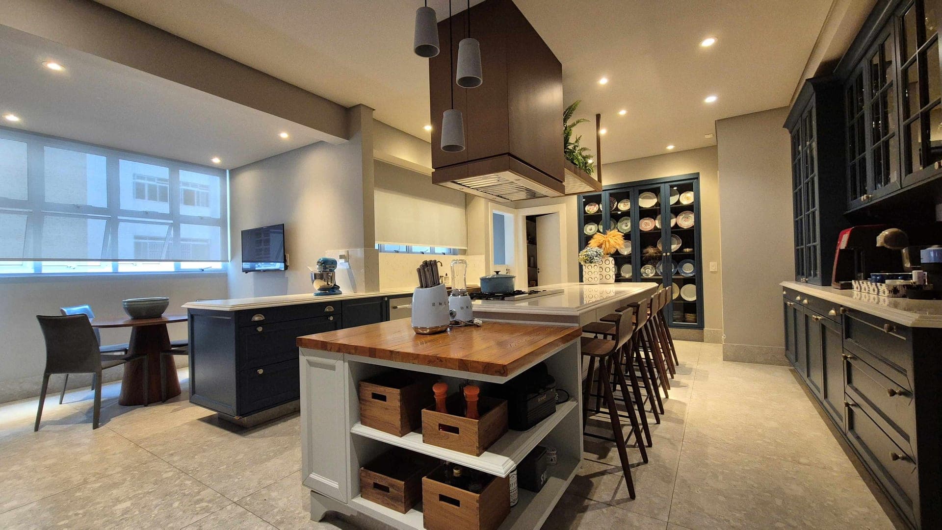 Apartamento amplo e reformado em Higienópolis